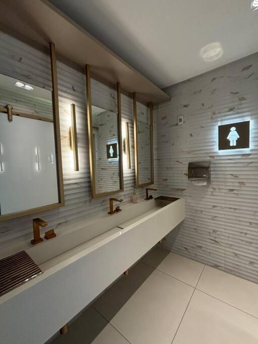 Jurere Internacional, Apartamento *